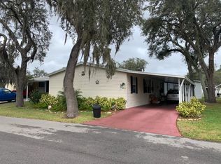 38051 Woodside Ln, Zephyrhills, FL 33542