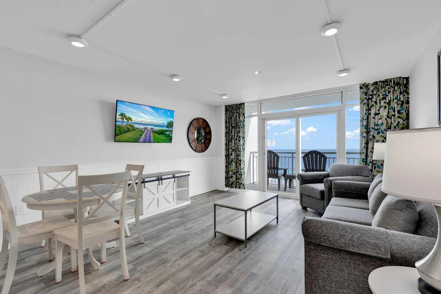2 bed, 2.0 bath, 893 sqft, $4,575 — Photo 3