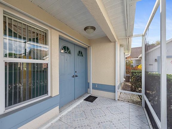 4th image of 352 NW Tuscany Way