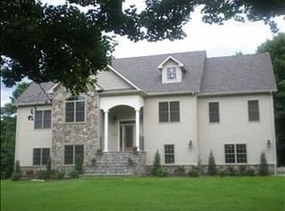 332 Diddell Rd, Poughkeepsie, NY 12603