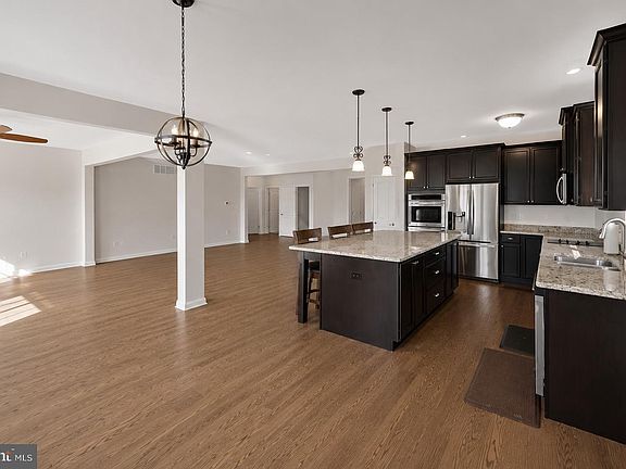 5th image of 4116 Laughton Ln
