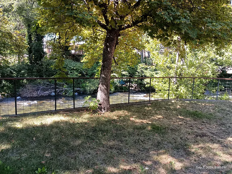100 Bridge St — Photo 3