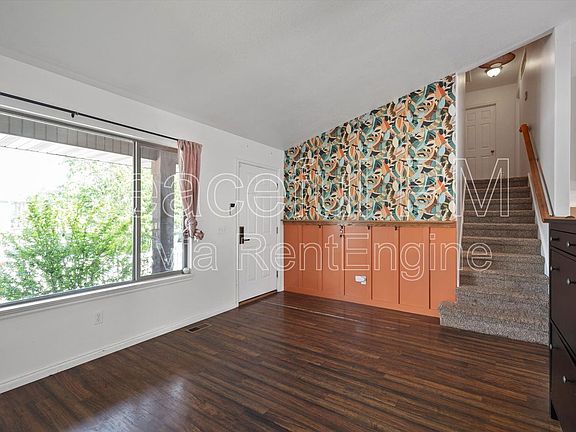 5th image of 307 N Marion St