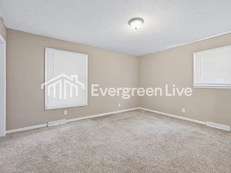 4 Bransfield Ct — Photo 8