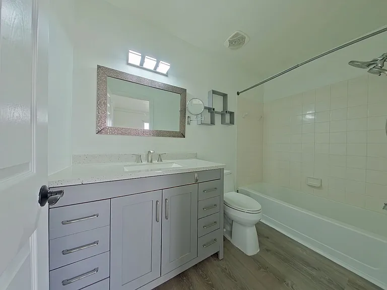 12-web-or-mls-9 Bathroom-3_03122026