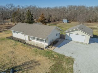 12860 Hickory Dr, Neosho, MO 64850