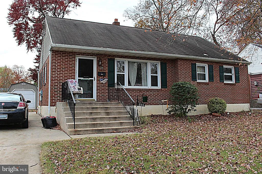 606 Delaware Ave photo 1