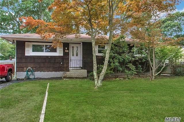 1st image of 132 Moriches Ave