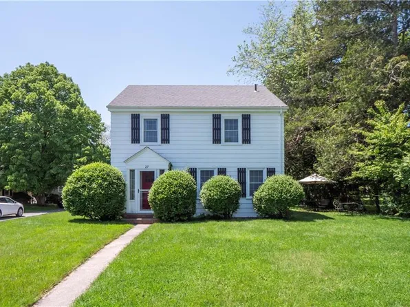 27 Red Cross Ave, Newport, RI 02840