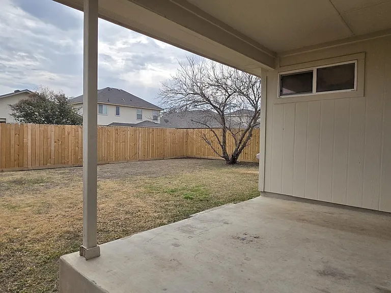 5112 Allegany 99 back yard (1)