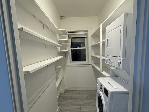 3rd image of 5722 N Richmond St #1