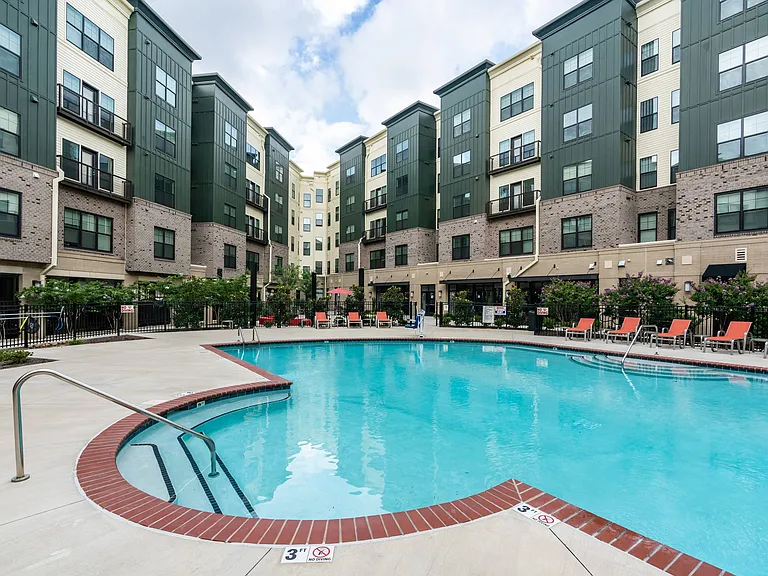 01-University Edge Greenville _ Dickinson Lofts-Resort-Style Pool