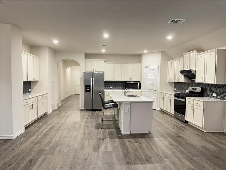 9905 Autumn Leaves Ln — Photo 16