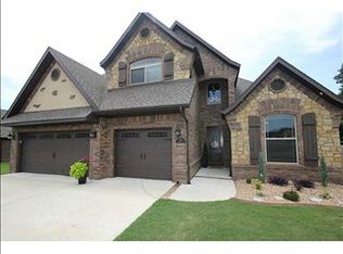1000 Hunters Pointe, Bentonville, AR 72713