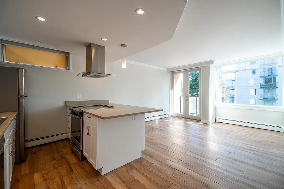 2035 Barclay Street — Photo 1