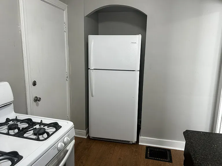 44th Street Apts. — Photo 11