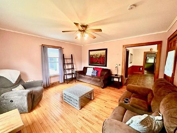 3rd image of 12 Linden Ave
