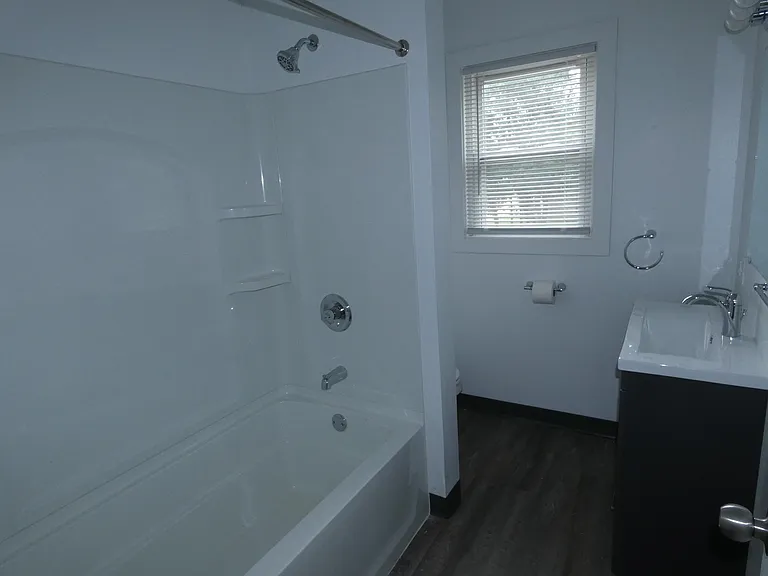 518 N 4th St #1 — Photo 9