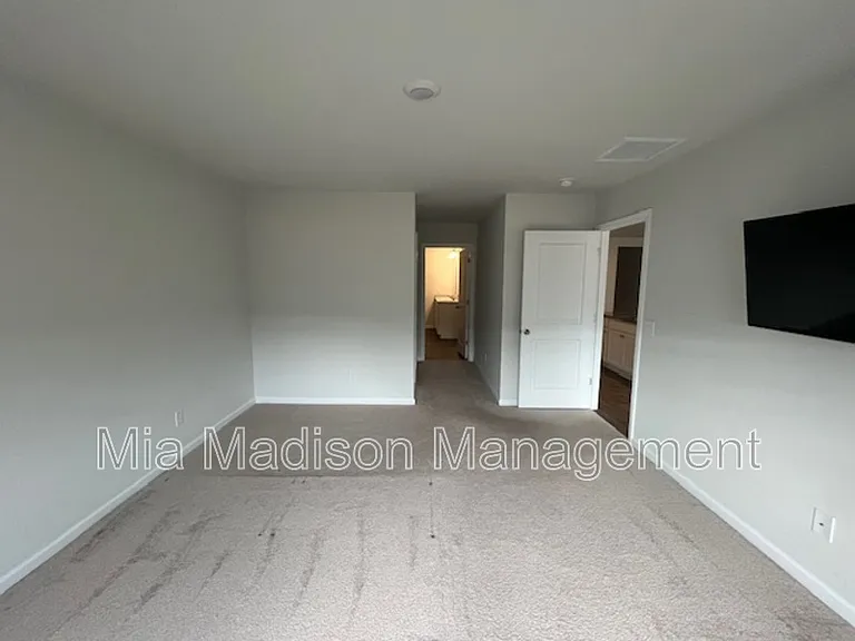214 Barbados Rd — Photo 12