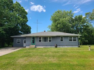 3915 Meadowbrook Rd, Benton Harbor, MI 49022