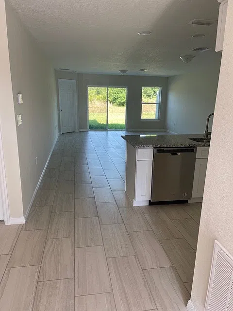 833 Ognon Court Unit B - 1 — Photo 2