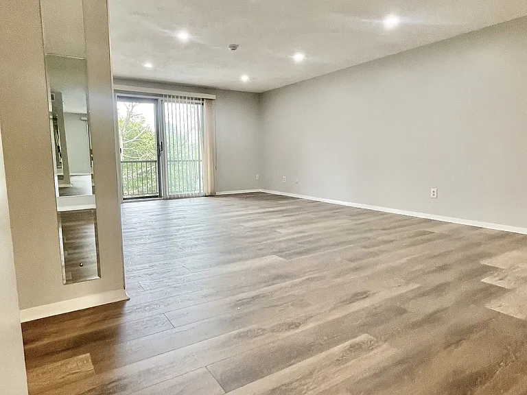 232 Canton St #306 — Photo 7