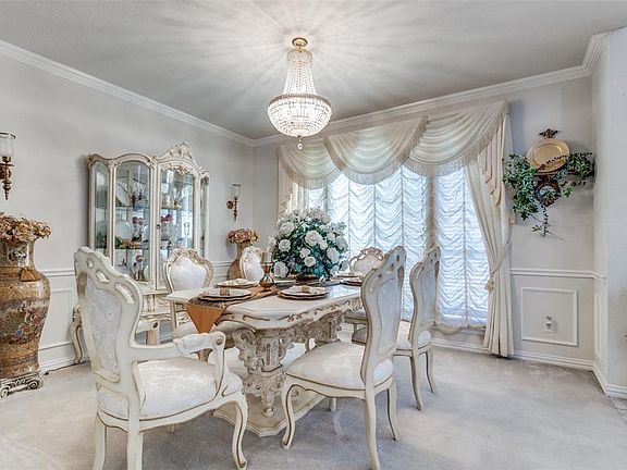 4th image of 511 S Silver Creek Cir