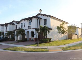 8880 NW 102nd Pl, Doral, FL 33178