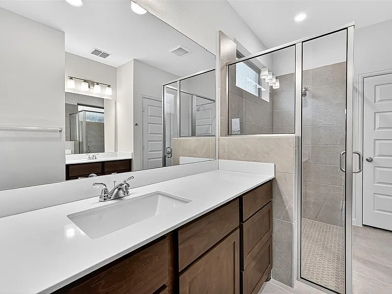 5019 Bowen Prairie Dr — Photo 43