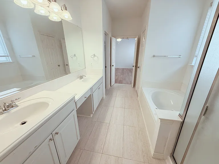 5612 Leven Ln — Photo 11