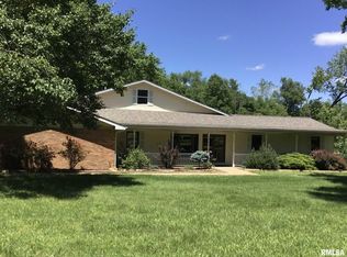 11746 E Pebble Rd, Mount Vernon, IL 62864