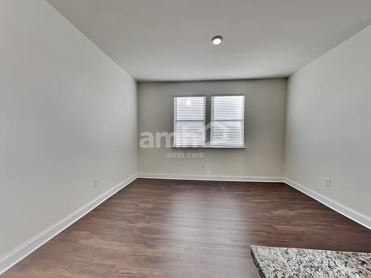 5 bed, 3.0 bath, 2377 sqft, $2,695 — Photo 4
