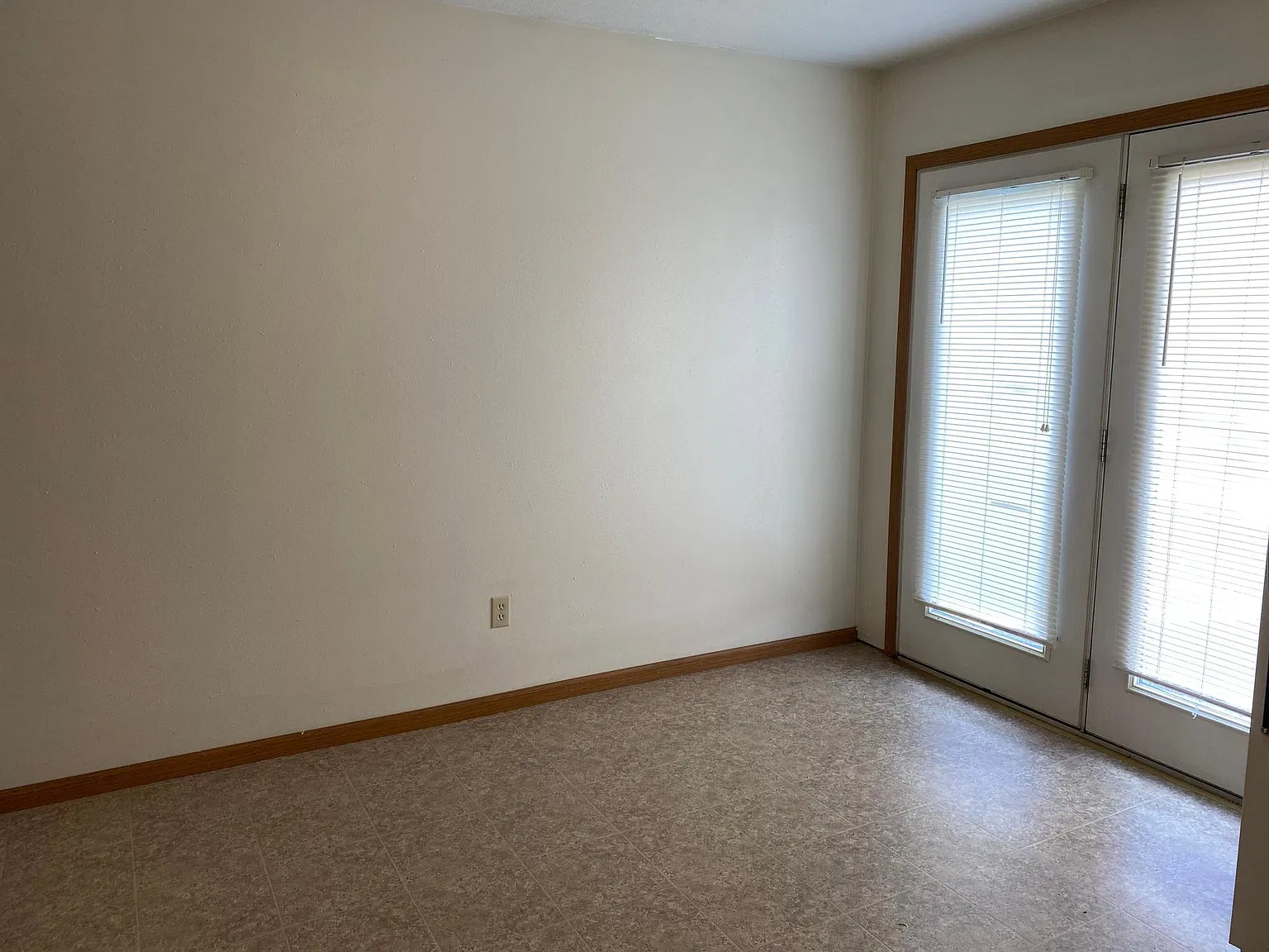 3 bed, 1.5 bath, 100 sqft, $775 — Photo 4