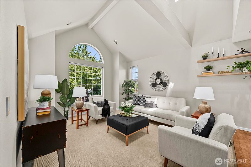 4th image of 2712 57th Avenue SW