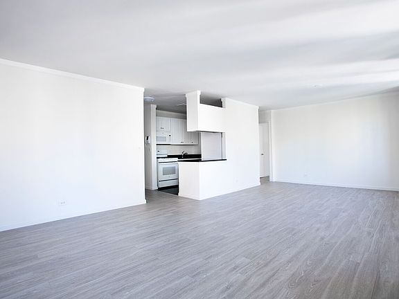 2nd image of 250 E 40th St APT 41A