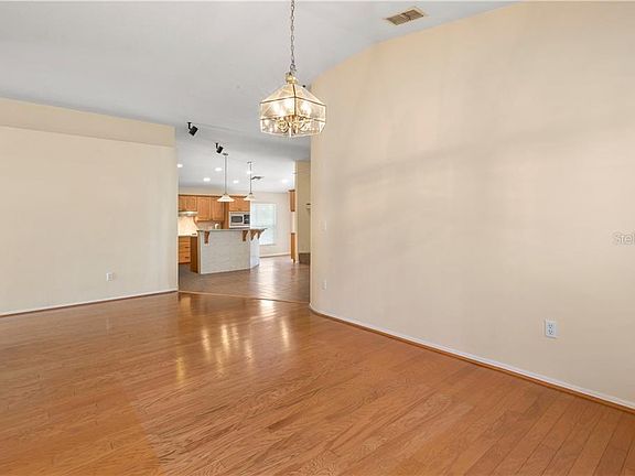 5th image of 11002 Indian Oaks Dr