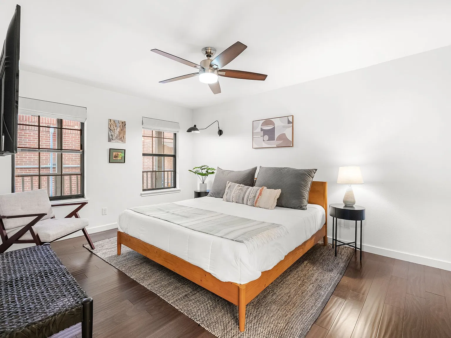 2 bed, 871 sqft, $2,100 — Photo 4