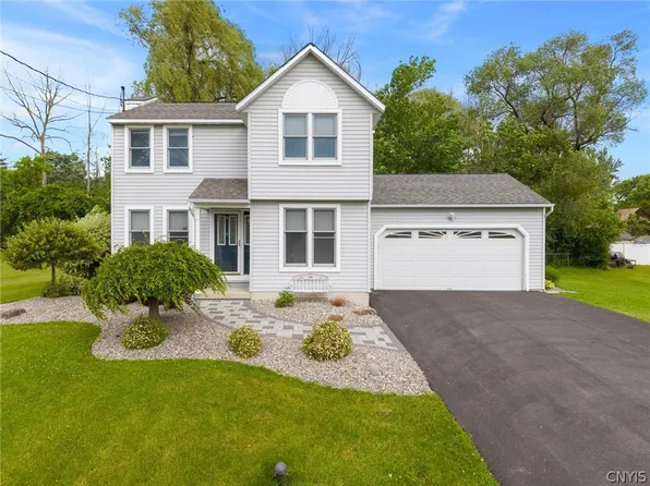 106 Laura Dr, Syracuse, NY 13209