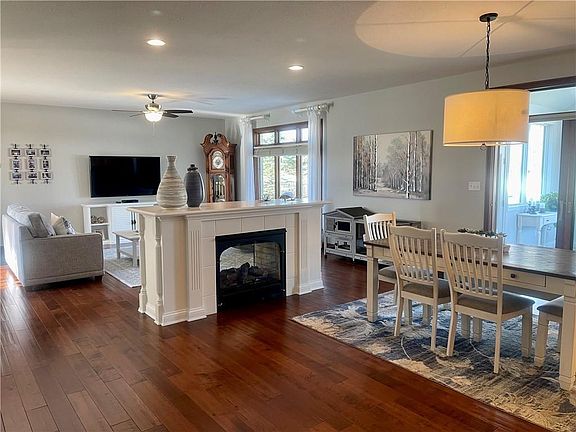 4th image of 791 Pin Oak Dr