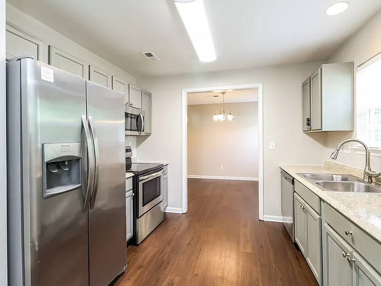 7823 Montbrook Dr — Photo 9