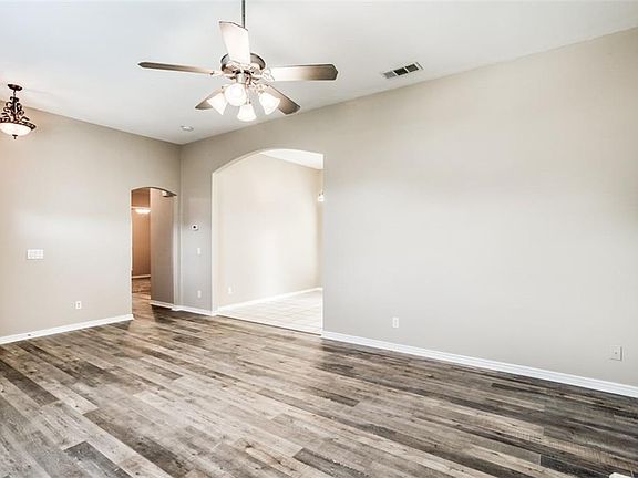 3rd image of 631 Torero Dr