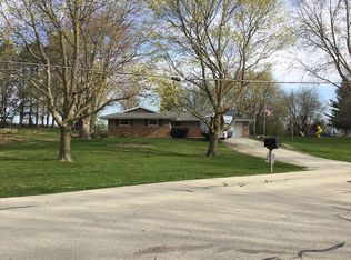 2310 Fogel Rd, Mahomet, IL 61853