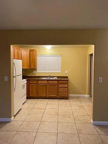 216 Linden St — Photo 6
