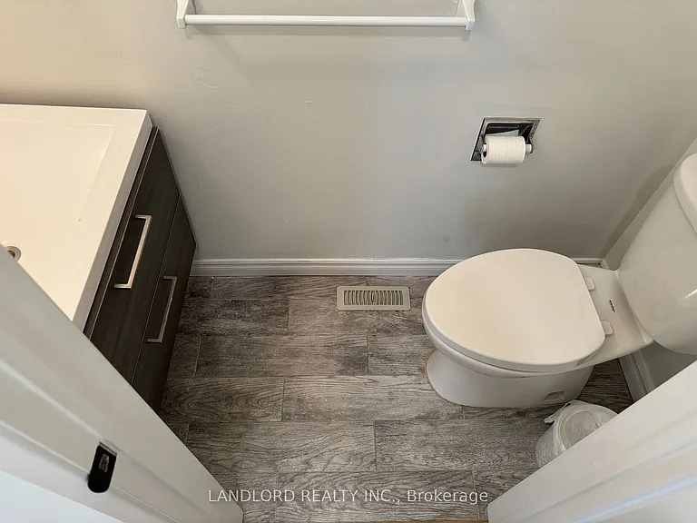 19 Vanessa Rd — Photo 12
