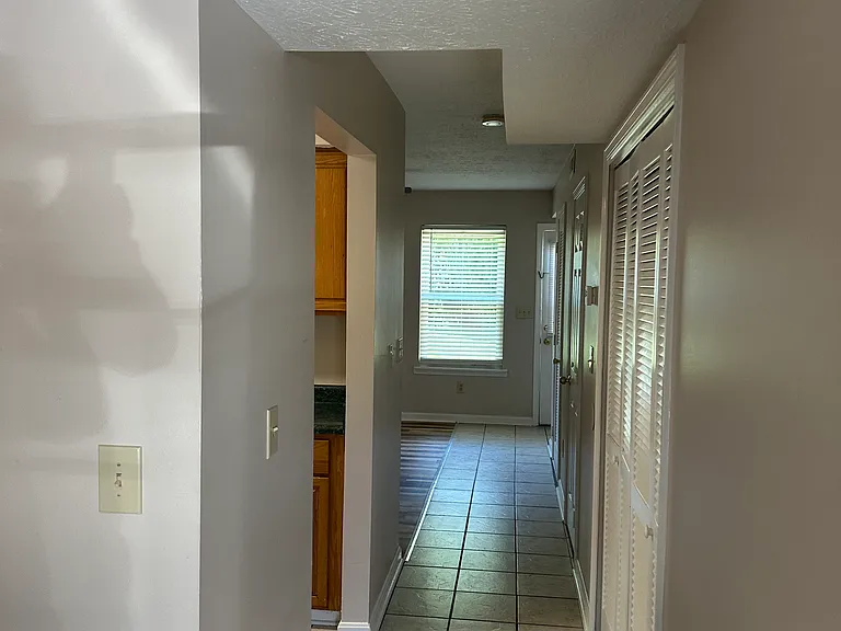 115 Edward Ct #4 — Photo 5