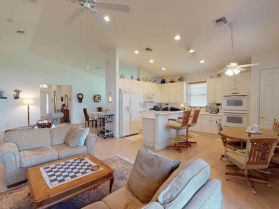 5th image of 2272 SW Newport Isles Blvd