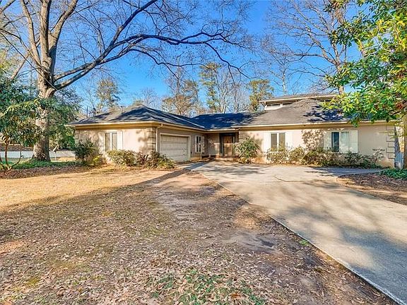 2nd image of 920 Wendover Dr NE