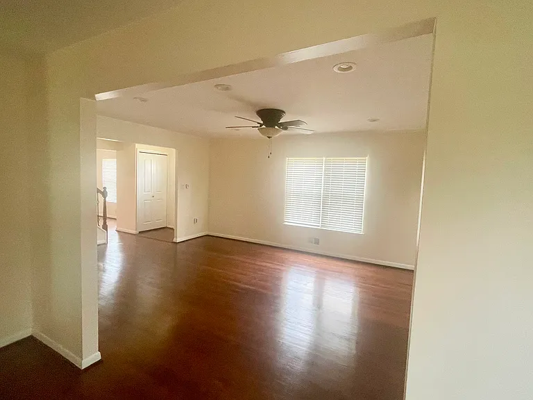 1305 Pleasant Valley Dr — Photo 26