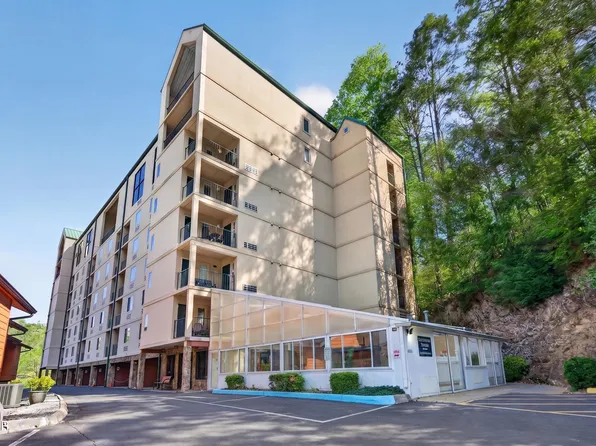 413 Baskins Creek Rd #501, Gatlinburg, TN 37738