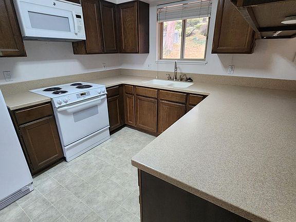 5th image of 6704 E 11th Ave